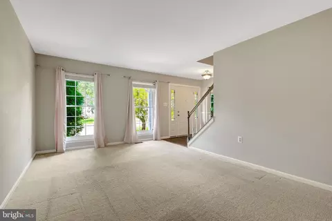 Living - 3 Whaley Ct, Sterling, VA 20165 photo 1 of 3