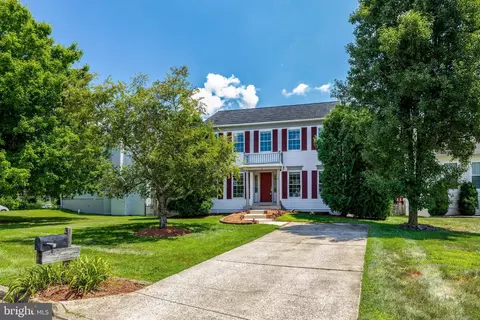 Exterior - 3 Whaley Ct, Sterling, VA 20165 photo 2 of 12