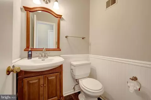 Entry Way - 3 Whaley Ct, Sterling, VA 20165 photo 2 of 2