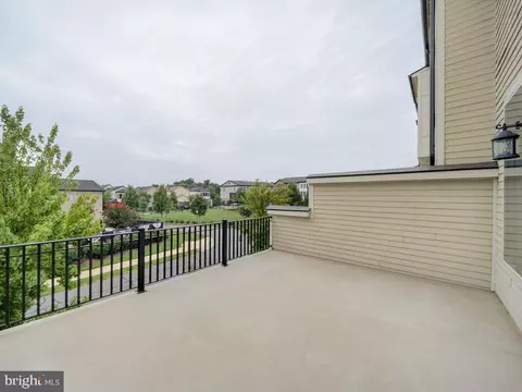 Exterior - 20415 Codman Dr, Ashburn, VA 20147 photo 6 of 6