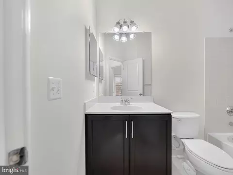 Bath - 20415 Codman Dr, Ashburn, VA 20147 photo 4 of 5