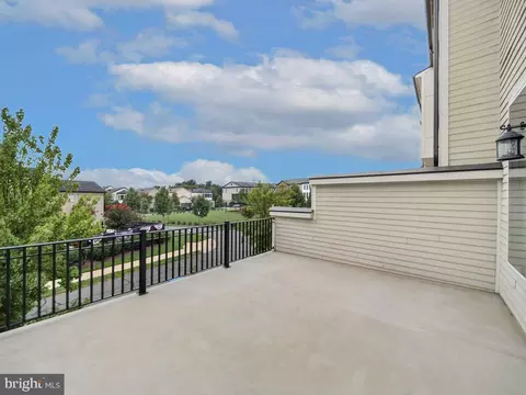 Exterior - 20415 Codman Dr, Ashburn, VA 20147 photo 5 of 6