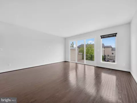 Living - 20415 Codman Dr, Ashburn, VA 20147 photo 1 of 4