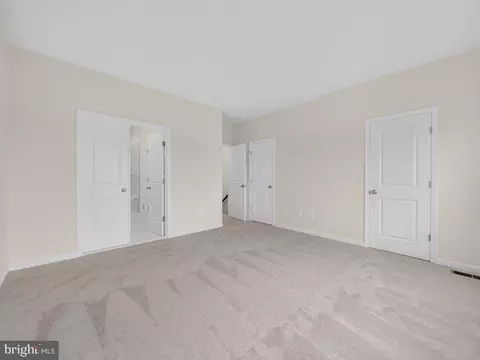 Bedroom - 20415 Codman Dr, Ashburn, VA 20147 photo 3 of 9