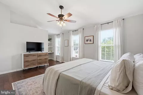 Bedroom - 43455 Postrail Sq, Ashburn, VA 20147 photo 3 of 8