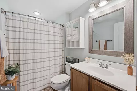 Bath - 43455 Postrail Sq, Ashburn, VA 20147 photo 1 of 2