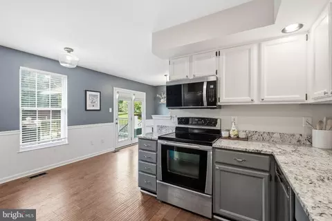 Kitchen - 43455 Postrail Sq, Ashburn, VA 20147 photo 3 of 3