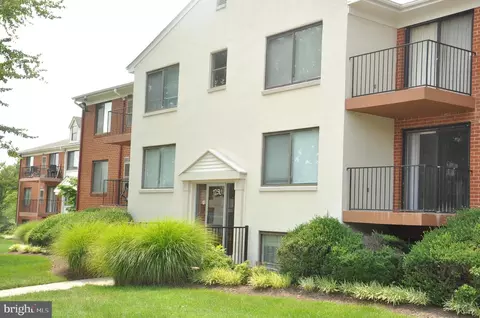 125 U Clubhouse Dr SW #6, Leesburg, VA 20175