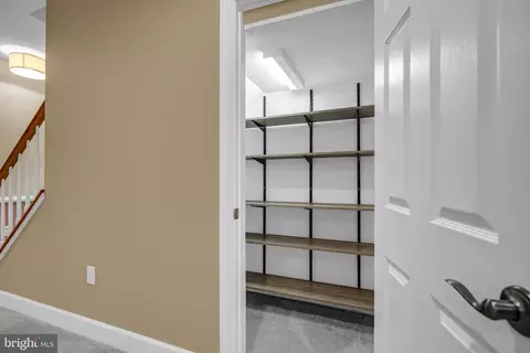 Entry Way - 45917 Pullman Ct, Sterling, VA 20164 photo 4 of 5