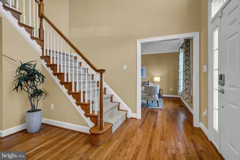 Entry Way - 45917 Pullman Ct, Sterling, VA 20164 photo 2 of 5
