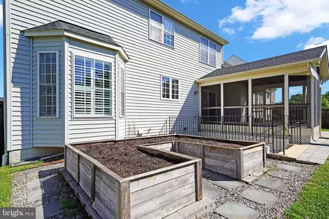 Exterior - 45917 Pullman Ct, Sterling, VA 20164 photo 5 of 7