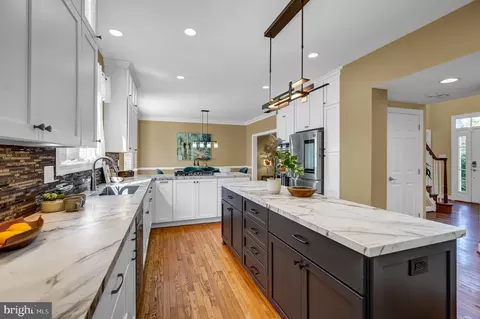 Kitchen - 45917 Pullman Ct, Sterling, VA 20164 photo 4 of 4