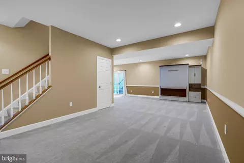 Living - 45917 Pullman Ct, Sterling, VA 20164 photo 3 of 5