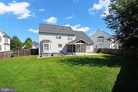Exterior - 45917 Pullman Ct, Sterling, VA 20164 photo 3 of 7