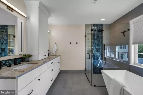 Bath - 45917 Pullman Ct, Sterling, VA 20164 photo 1 of 6