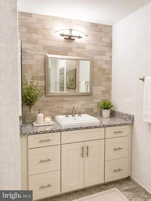 Bath - 23387 Epperson Sq, Brambleton, VA 20148 photo 2 of 4