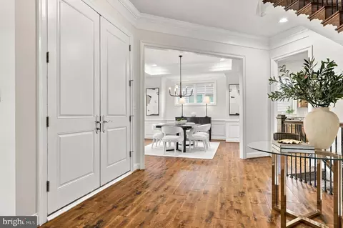 Entry Way - 20646 Holyoke Dr, Ashburn, VA 20147 photo 6 of 29