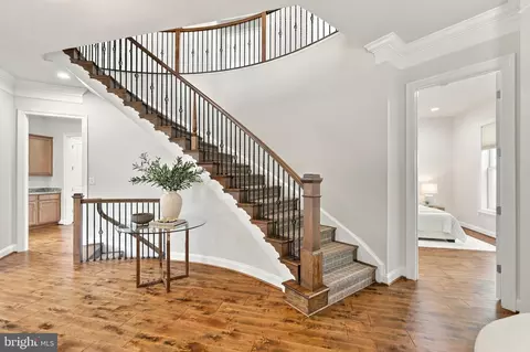 Entry Way - 20646 Holyoke Dr, Ashburn, VA 20147 photo 16 of 29