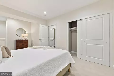 Bedroom - 20646 Holyoke Dr, Ashburn, VA 20147 photo 9 of 9