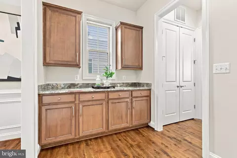 Entry Way - 20646 Holyoke Dr, Ashburn, VA 20147 photo 8 of 29