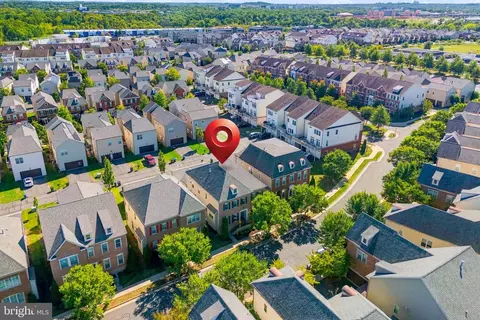 View/Area - 20646 Holyoke Dr, Ashburn, VA 20147 photo 1 of 7