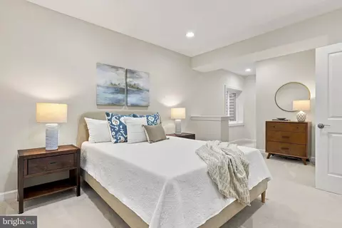 Bedroom - 20646 Holyoke Dr, Ashburn, VA 20147 photo 8 of 9