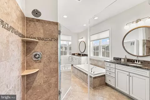 Bath - 20646 Holyoke Dr, Ashburn, VA 20147 photo 8 of 11