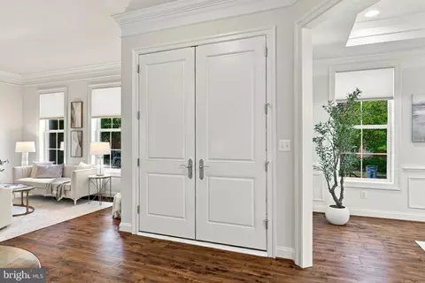 Entry Way - 20646 Holyoke Dr, Ashburn, VA 20147 photo 3 of 29