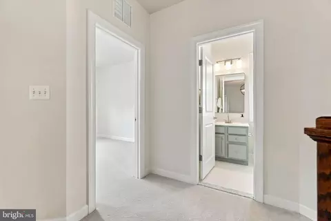 Entry Way - 20646 Holyoke Dr, Ashburn, VA 20147 photo 21 of 29