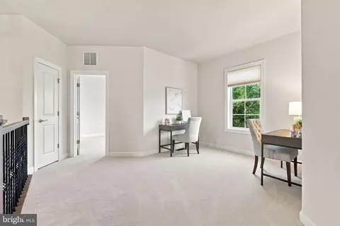 Entry Way - 20646 Holyoke Dr, Ashburn, VA 20147 photo 19 of 29