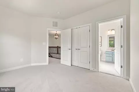 Bedroom - 20646 Holyoke Dr, Ashburn, VA 20147 photo 3 of 9