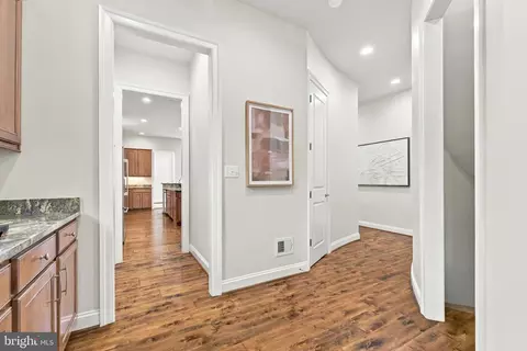 Entry Way - 20646 Holyoke Dr, Ashburn, VA 20147 photo 9 of 29