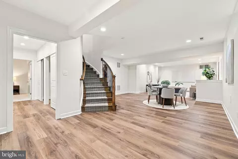 Entry Way - 20646 Holyoke Dr, Ashburn, VA 20147 photo 2 of 29