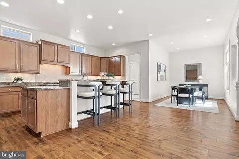 Kitchen - 20646 Holyoke Dr, Ashburn, VA 20147 photo 6 of 6