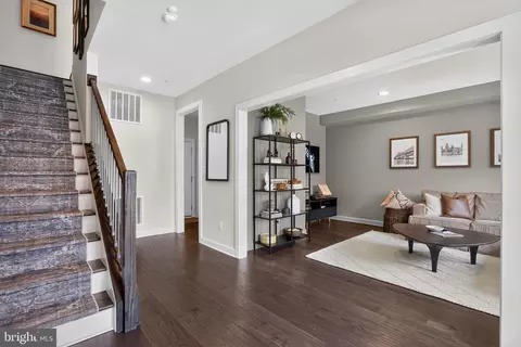 Entry Way - 43479 Charitable St, Ashburn, VA 20148 photo 3 of 6