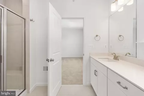 Entry Way - 20876 Murry Falls Ter, Ashburn, VA 20147 photo 14 of 18