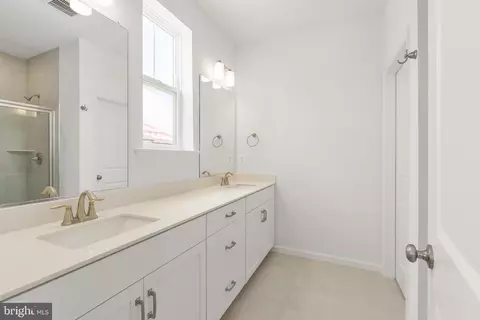 Entry Way - 20876 Murry Falls Ter, Ashburn, VA 20147 photo 13 of 18
