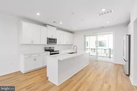 Entry Way - 20876 Murry Falls Ter, Ashburn, VA 20147 photo 4 of 18