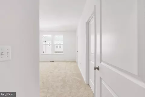 Entry Way - 20876 Murry Falls Ter, Ashburn, VA 20147 photo 12 of 18