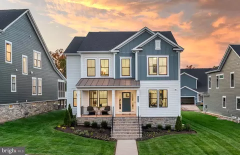 18318 Chutnee Run Dr, Leesburg, VA 20176