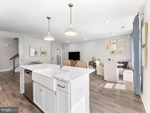 Kitchen - 20801 Lamlash Ter, Ashburn, VA 20147 photo 1 of 3