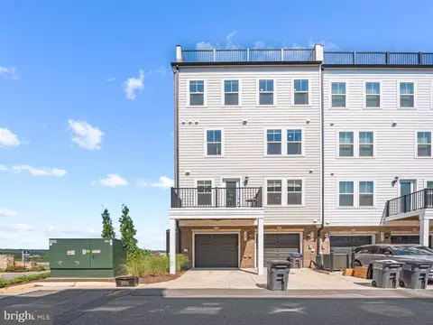 Exterior - 20801 Lamlash Ter, Ashburn, VA 20147 photo 4 of 6
