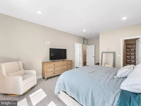 Bedroom - 20801 Lamlash Ter, Ashburn, VA 20147 photo 3 of 5