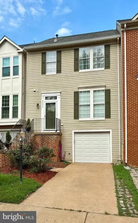 20352 Briarcliff Ter, Potomac Falls, VA 20165