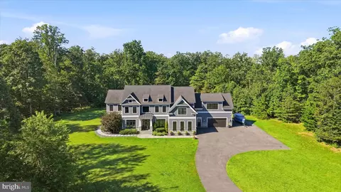 40957 Waxwing Dr, Leesburg, VA 20175