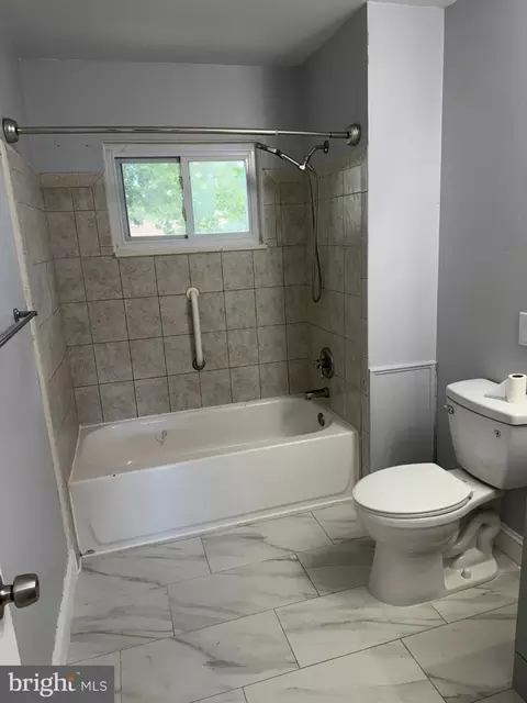 Bath - 109 N Emory Dr, Sterling, VA 20164 photo 3 of 3