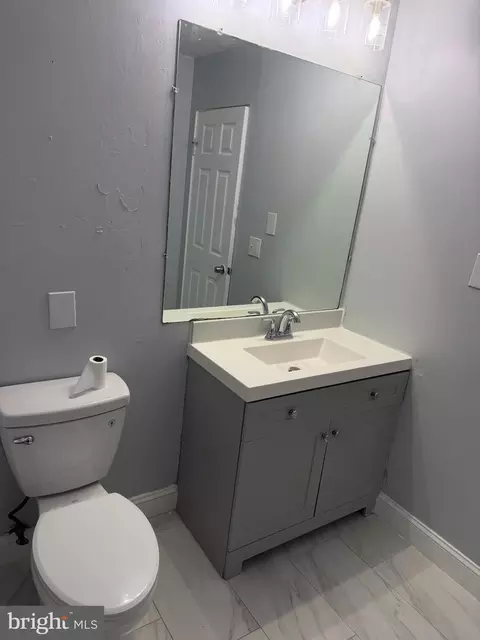 Bath - 109 N Emory Dr, Sterling, VA 20164 photo 2 of 3