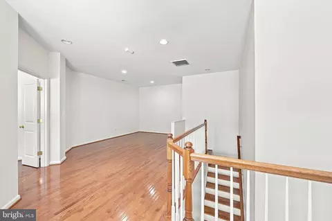 Living - 42717 Explorer Dr, Brambleton, VA 20148 photo 7 of 11