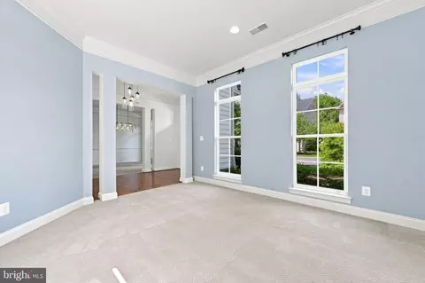 Living - 42717 Explorer Dr, Brambleton, VA 20148 photo 2 of 11