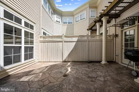 Exterior - 42717 Explorer Dr, Brambleton, VA 20148 photo 5 of 7